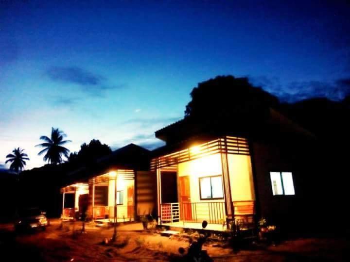 Phu Chaem House Hotel Мае Чаем Екстериор снимка